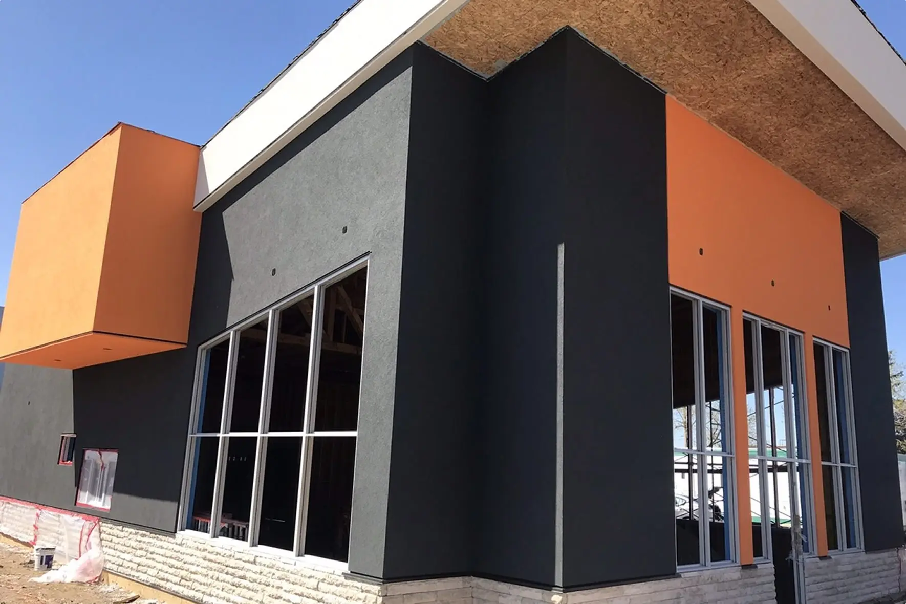 Exterior-Painting-exterior-contractor-calgary-maxima-construction-min