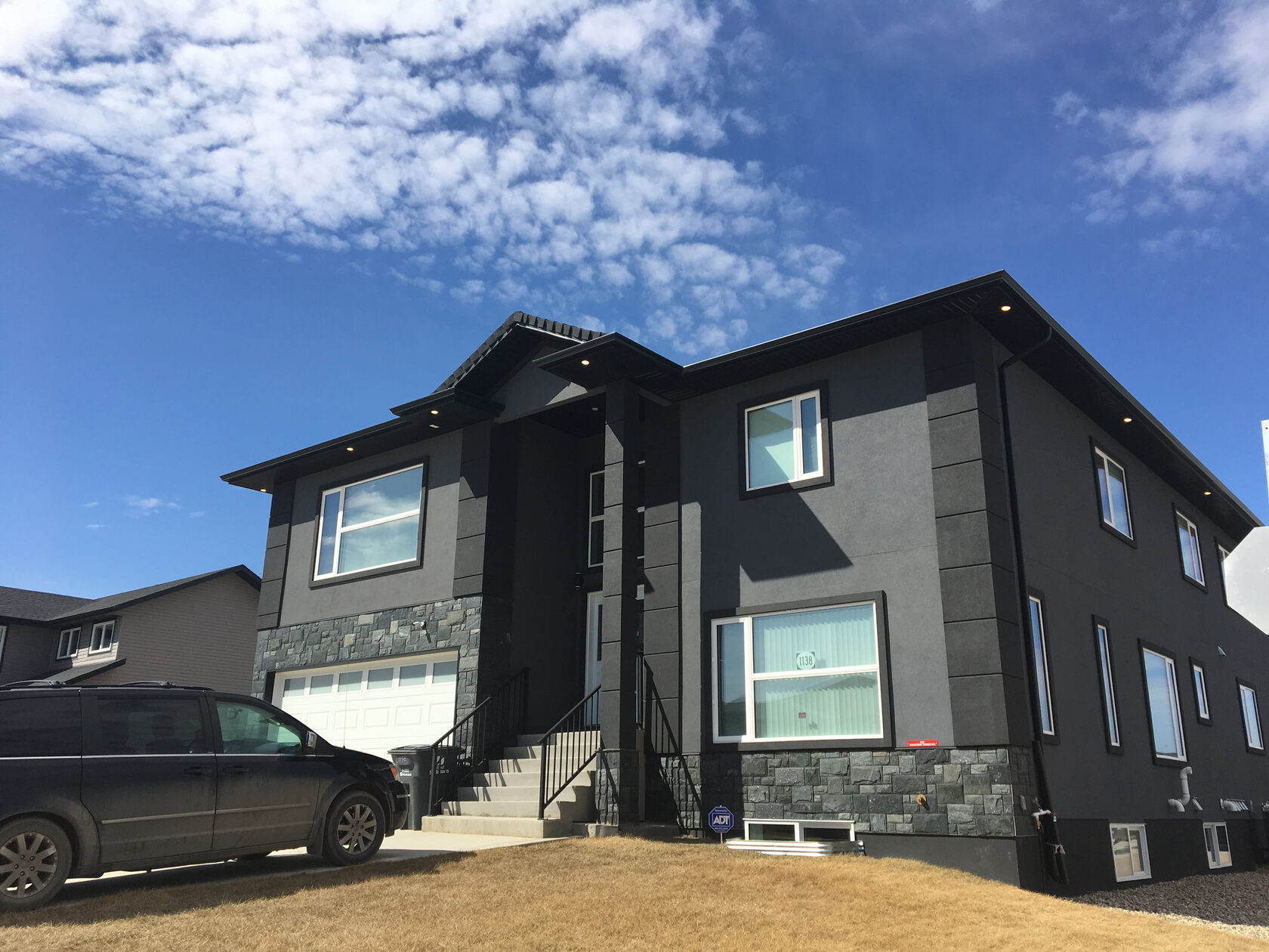 -exterior-service-contractor-calgary-maxima-construction