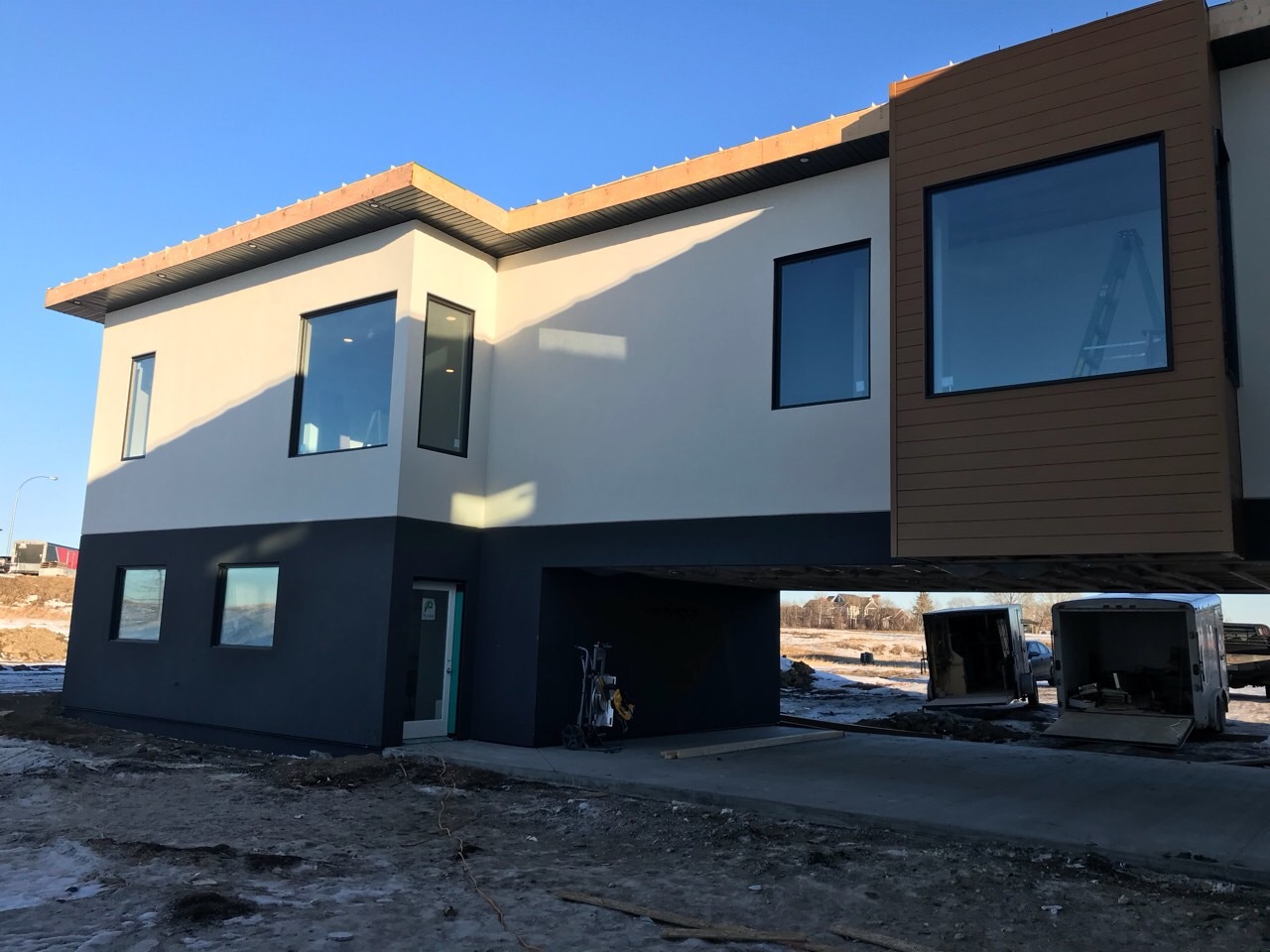 painting-stucco-fascia-alberta-exterior-service-contractor-calgary-maxima-construction